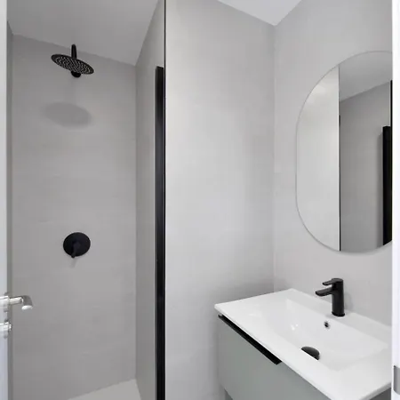 Moebius - Privadas Con Bano