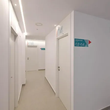 Bed & Breakfast Moebius - Privadas Con Bano León