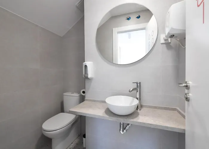 Moebius - Privadas Con Bano 3*